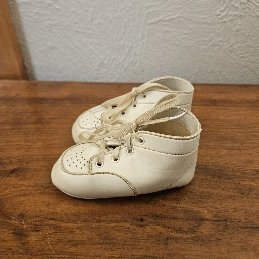 Vintage Wee Walker Baby Shoes With Original Box And Insert White Size 3?